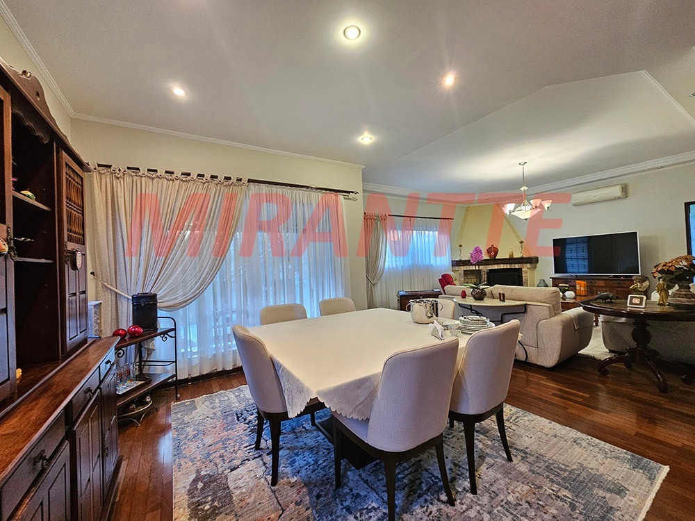 Sobrado de 270m² com 4 quartos em Vila Albertina