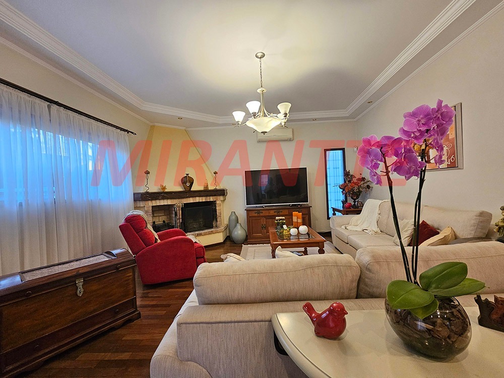 Sobrado de 270m² com 4 quartos em Vila Albertina