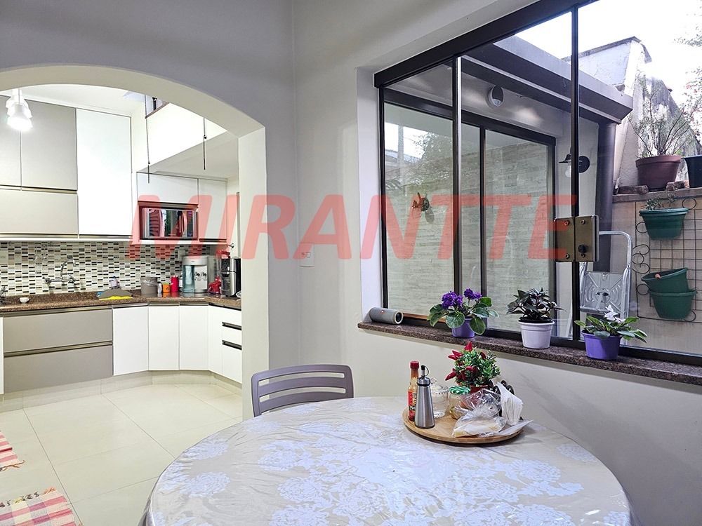 Sobrado de 270m² com 4 quartos em Vila Albertina