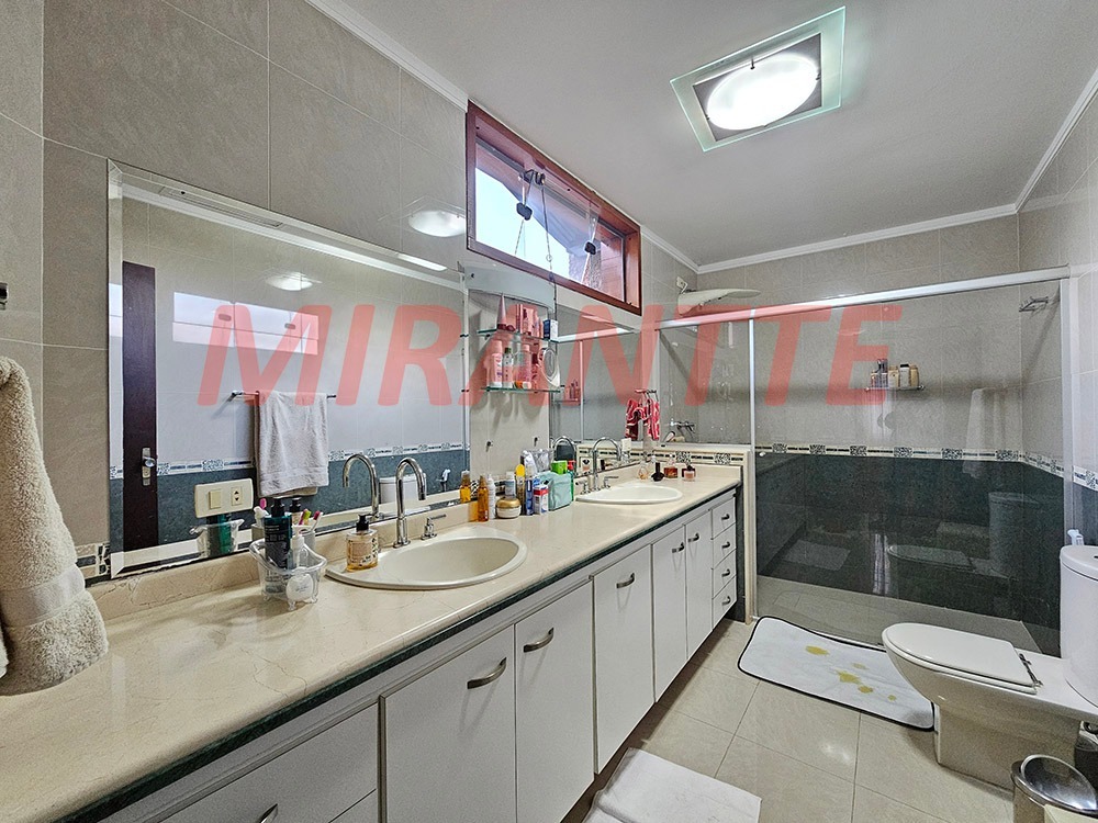 Sobrado de 270m² com 4 quartos em Vila Albertina