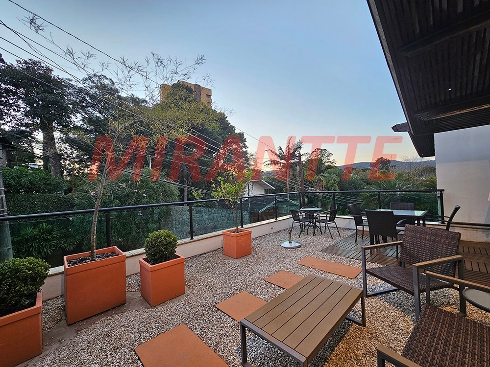 Sobrado de 270m² com 4 quartos em Vila Albertina