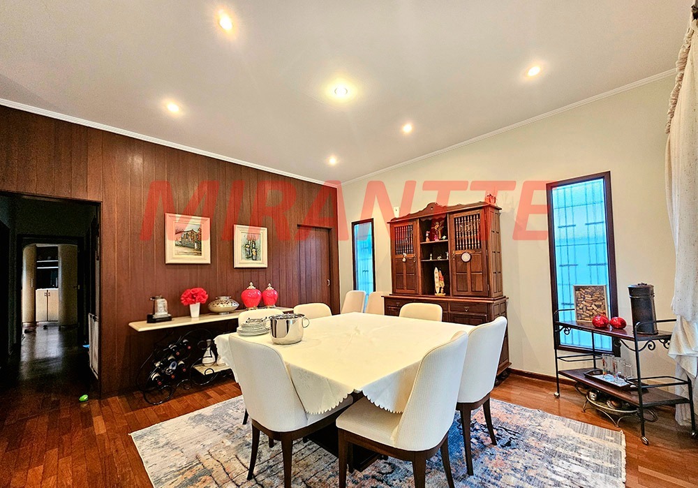 Sobrado de 270m² com 4 quartos em Vila Albertina