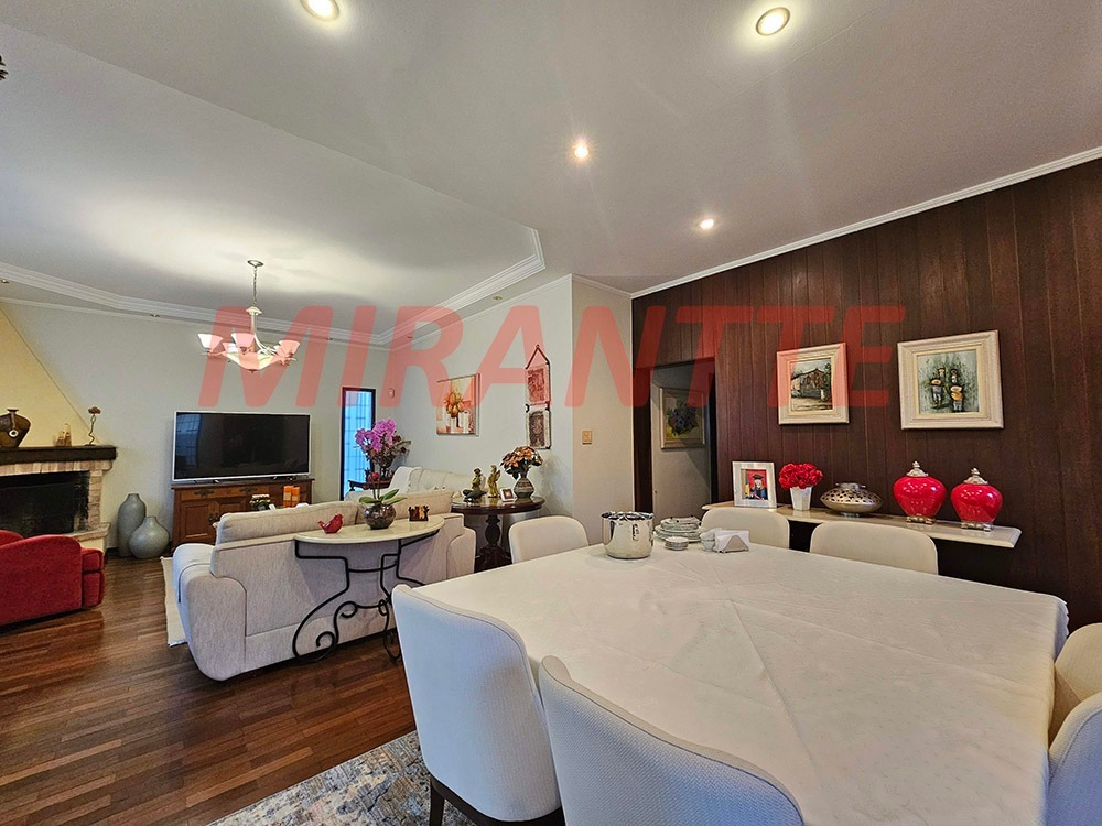 Sobrado de 270m² com 4 quartos em Vila Albertina