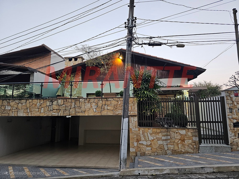 Sobrado de 270m² com 4 quartos em Vila Albertina
