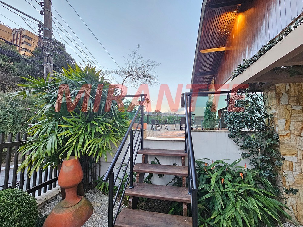 Sobrado de 270m² com 4 quartos em Vila Albertina