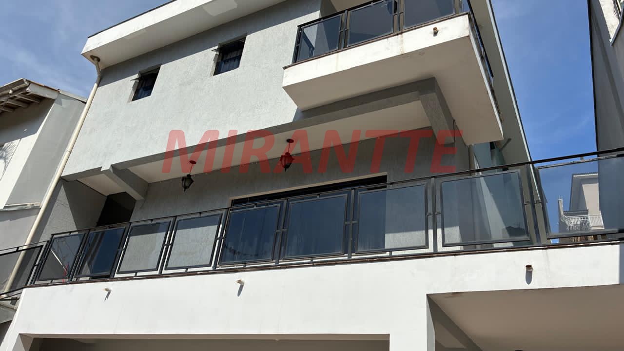 Sobrado de 180m² com 3 quartos em Jardim Guapíra
