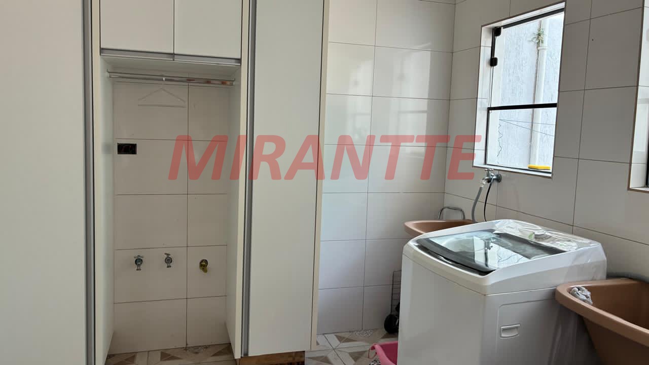 Sobrado de 180m² com 3 quartos em Jardim Guapíra