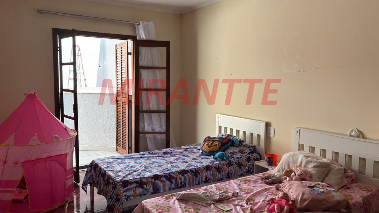 Sobrado de 180m² com 3 quartos em Jardim Guapíra