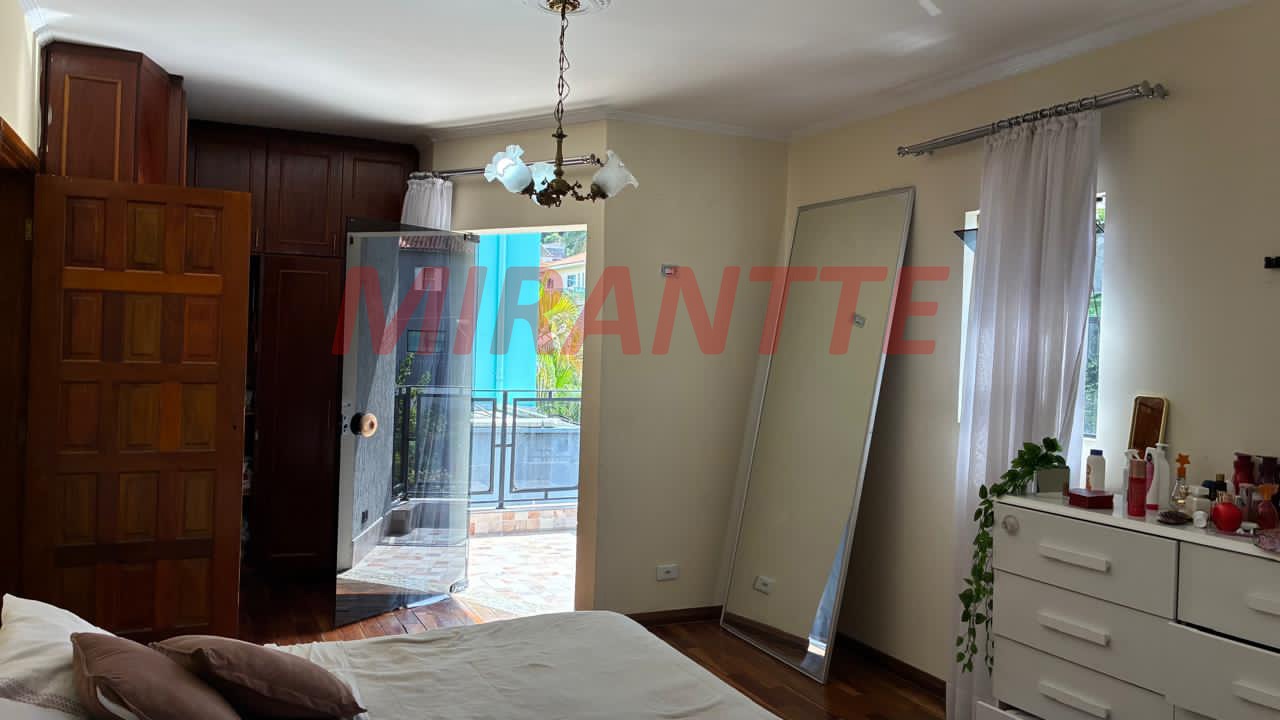 Sobrado de 180m² com 3 quartos em Jardim Guapíra