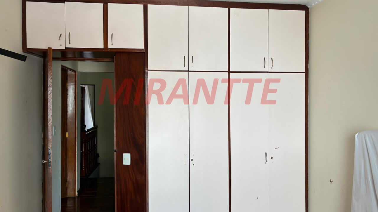Sobrado de 180m² com 3 quartos em Jardim Guapíra