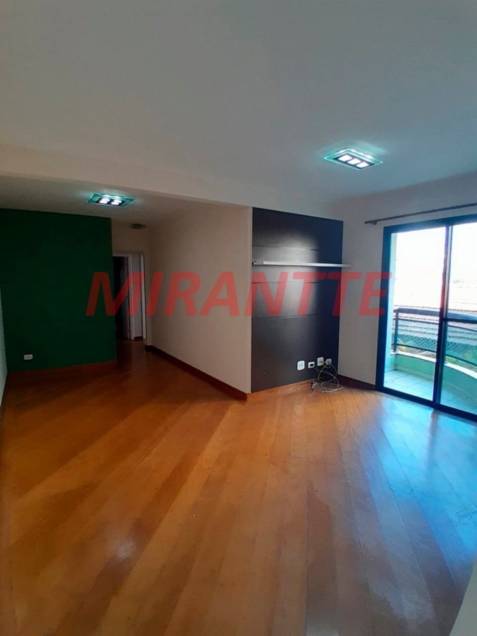 Apartamento de 94m² com 3 quartos em Água Fria