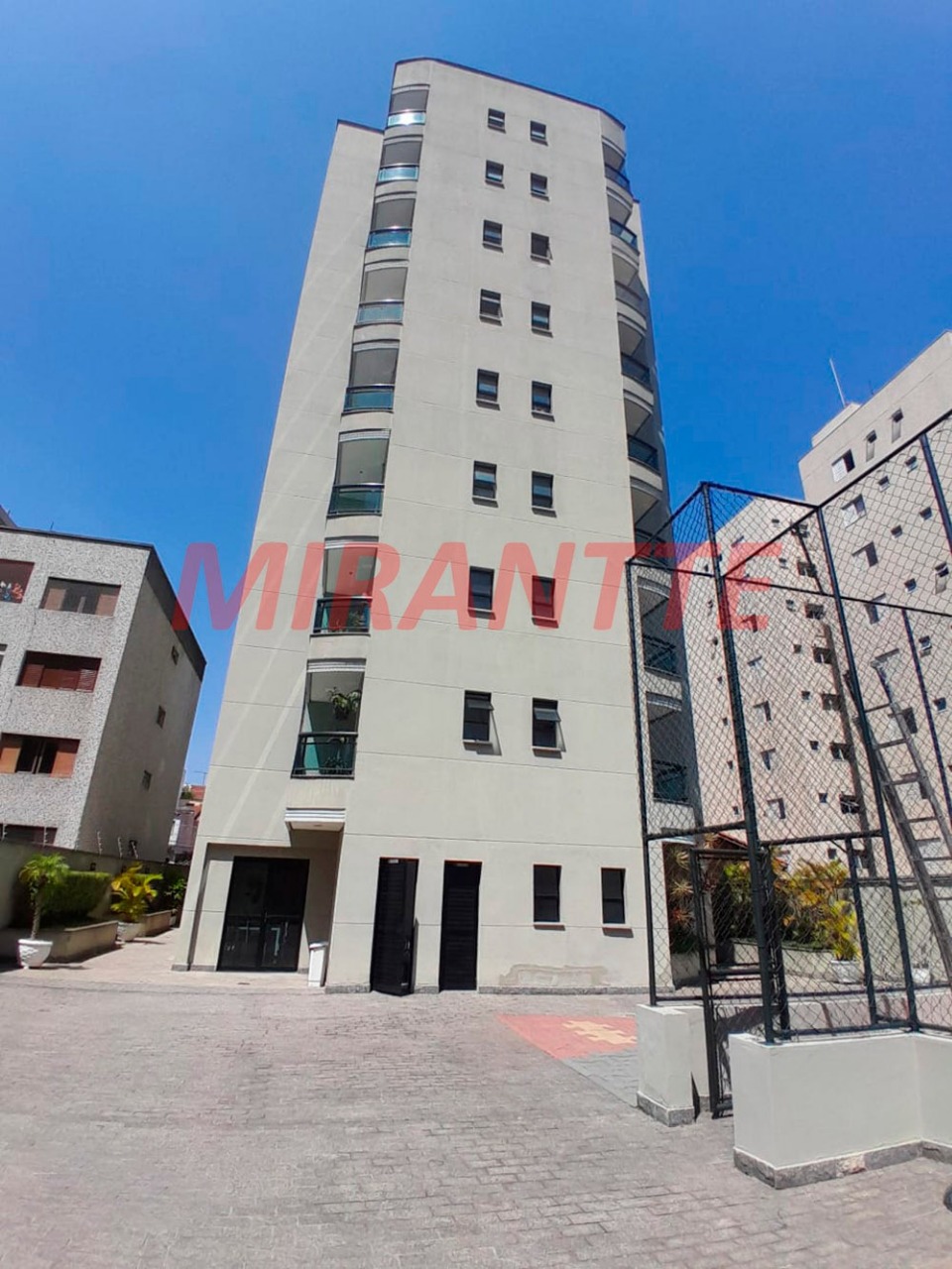 Apartamento de 94m² com 3 quartos em Água Fria