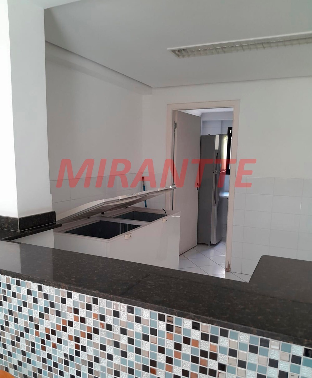 Apartamento de 94m² com 3 quartos em Água Fria