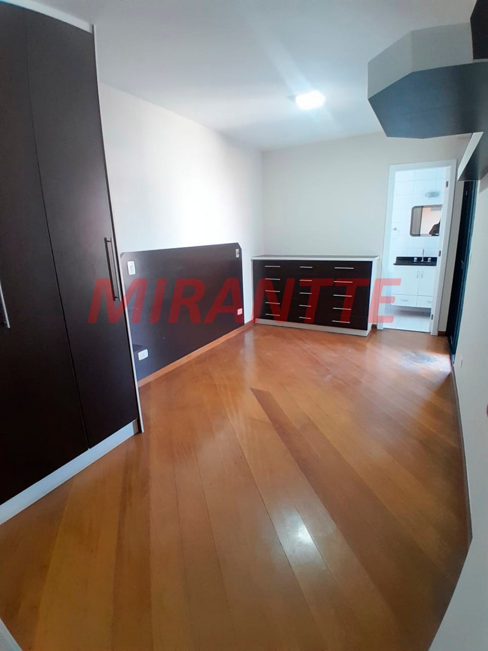 Apartamento de 94m² com 3 quartos em Água Fria