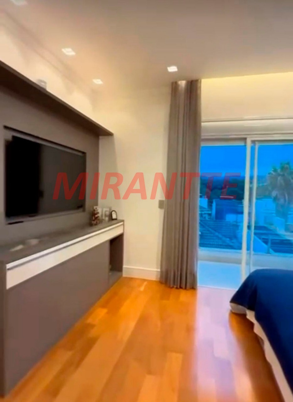 Cond. fechado de 373m² com 4 quartos em Jardim Floresta