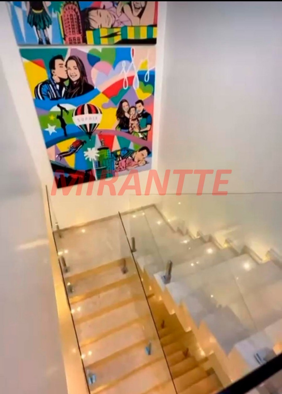 Cond. fechado de 373m² com 4 quartos em Jardim Floresta