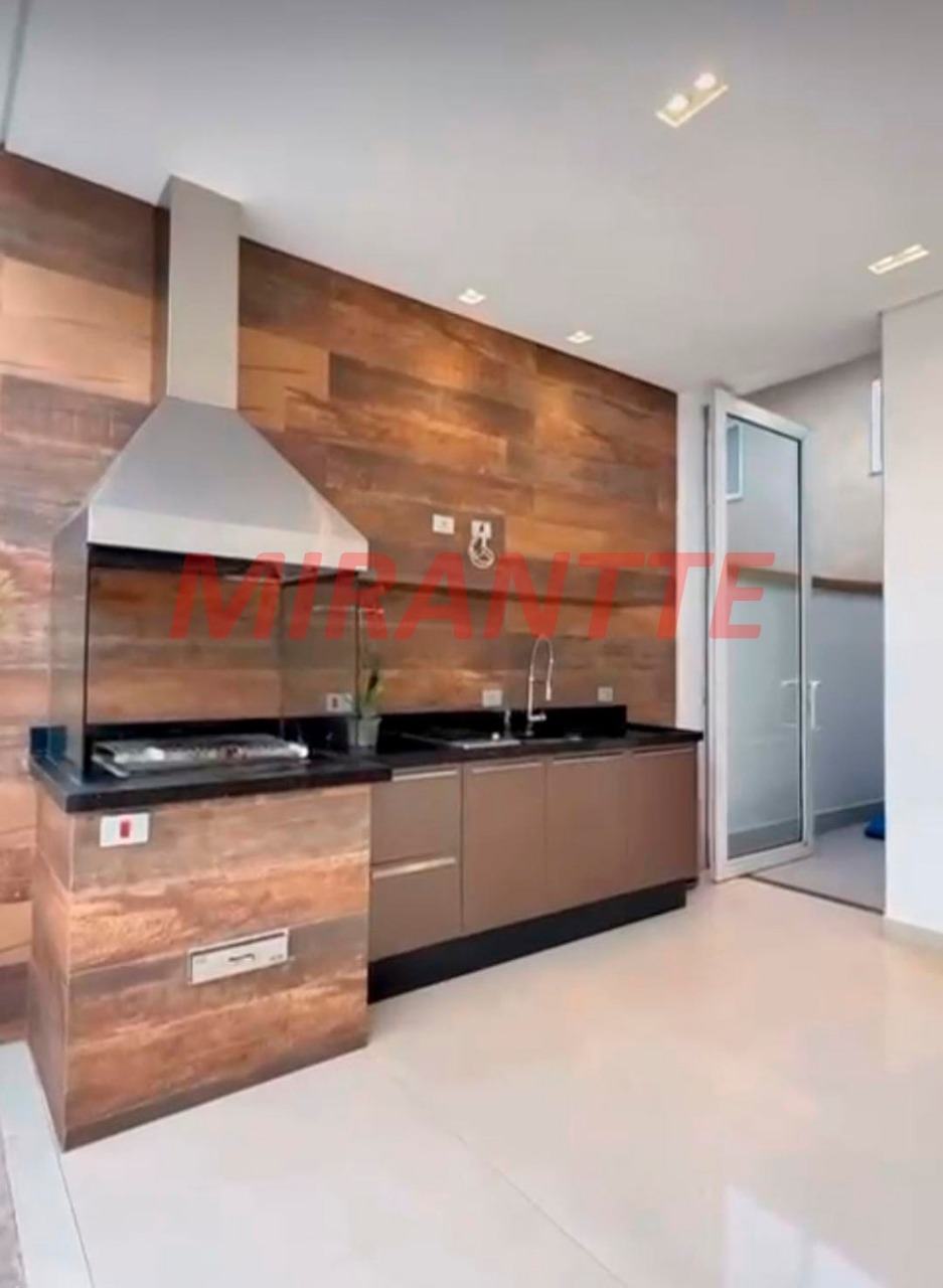 Cond. fechado de 373m² com 4 quartos em Jardim Floresta