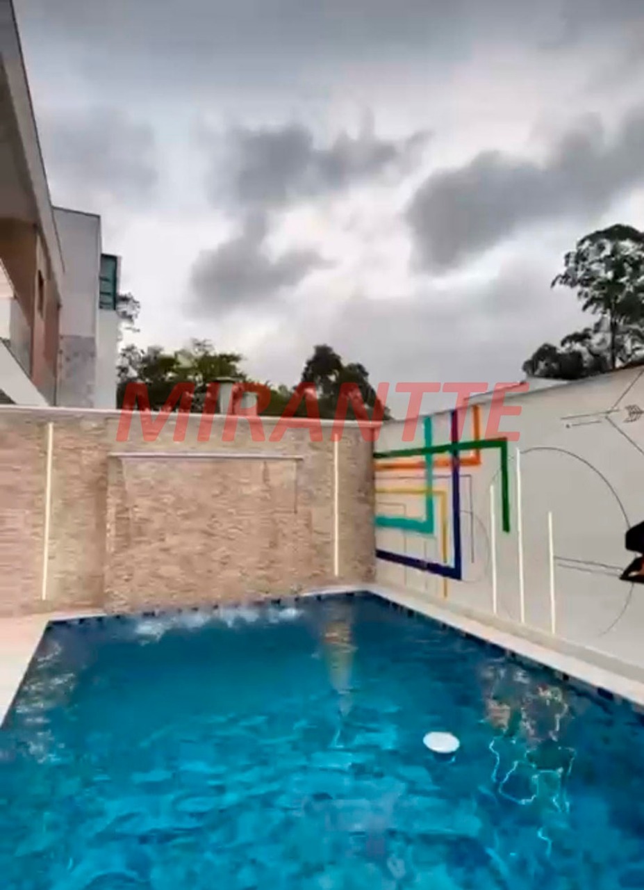 Cond. fechado de 373m² com 4 quartos em Jardim Floresta