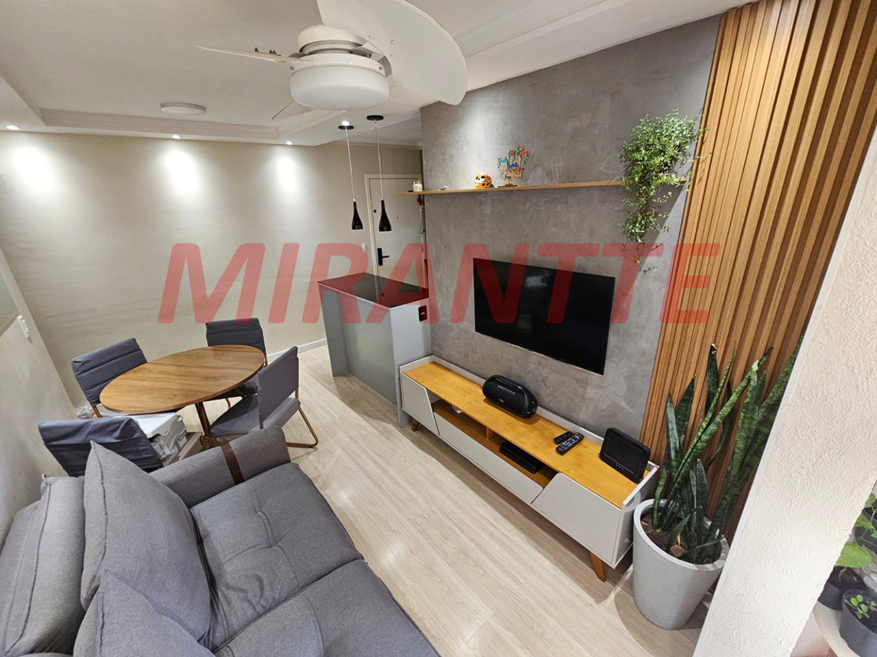 Apartamento de 49m² com 2 quartos em Vila Amália (Zona Norte)