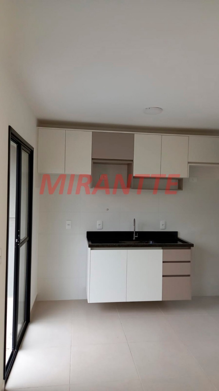 Apartamento de 40m² com 2 quartos em Água Fria