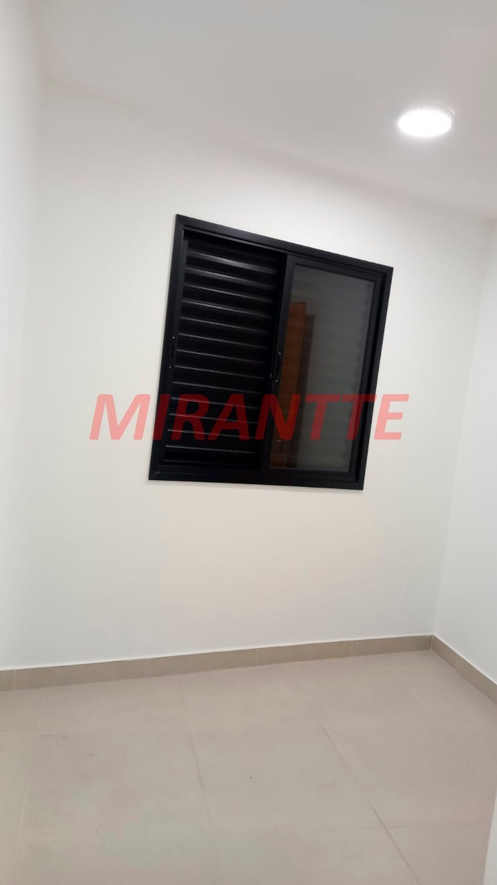 Apartamento de 40m² com 2 quartos em Água Fria
