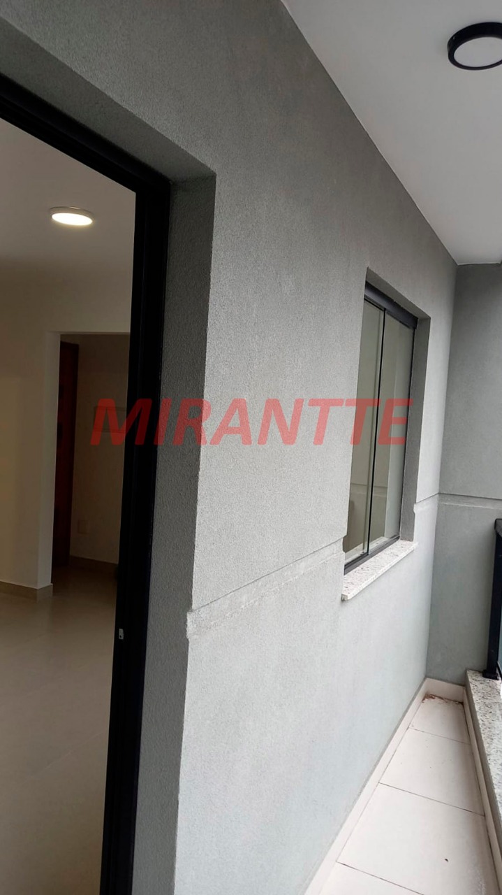 Apartamento de 40m² com 2 quartos em Água Fria