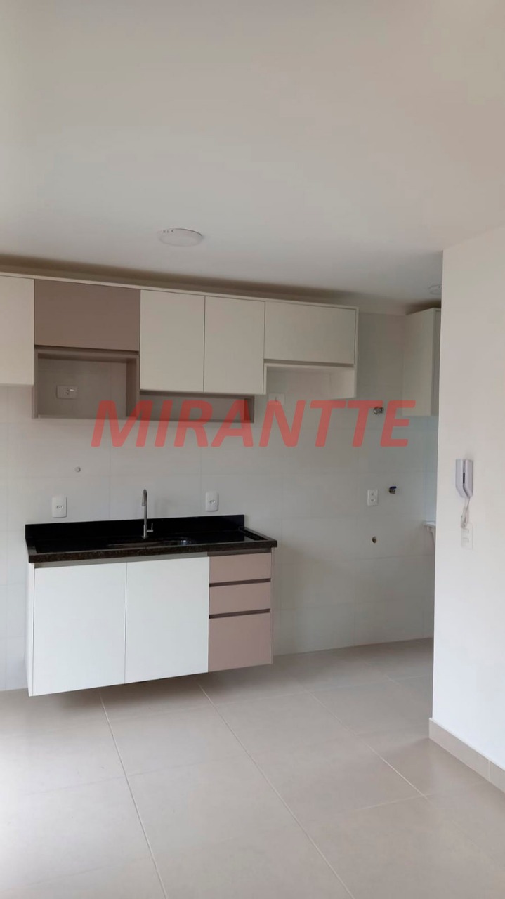 Apartamento de 40m² com 2 quartos em Água Fria