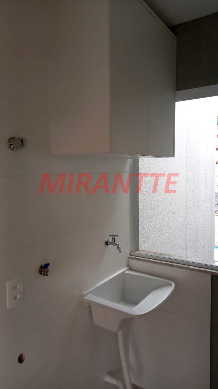 Apartamento de 40m² com 2 quartos em Água Fria