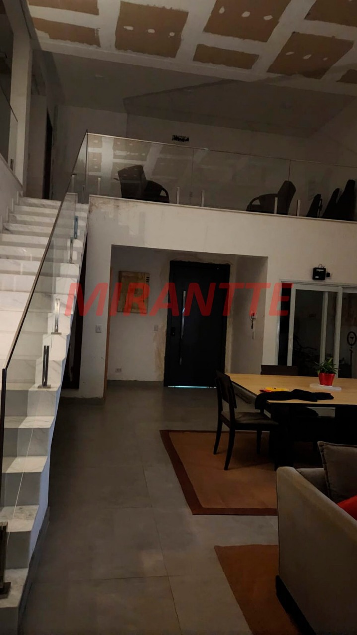 Sobrado de 250m² com 2 quartos em Vila Rosália