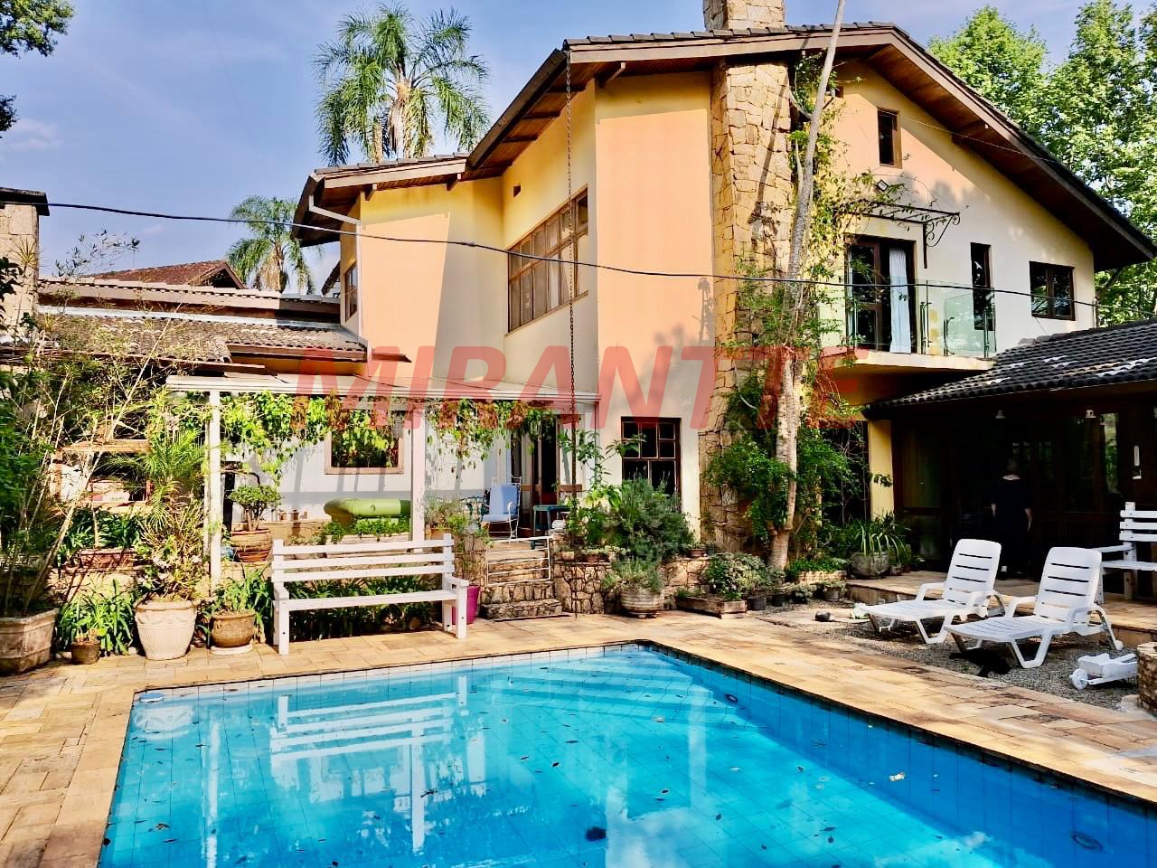 Cond. fechado de 393m² com 4 quartos em Serra da Cantareira