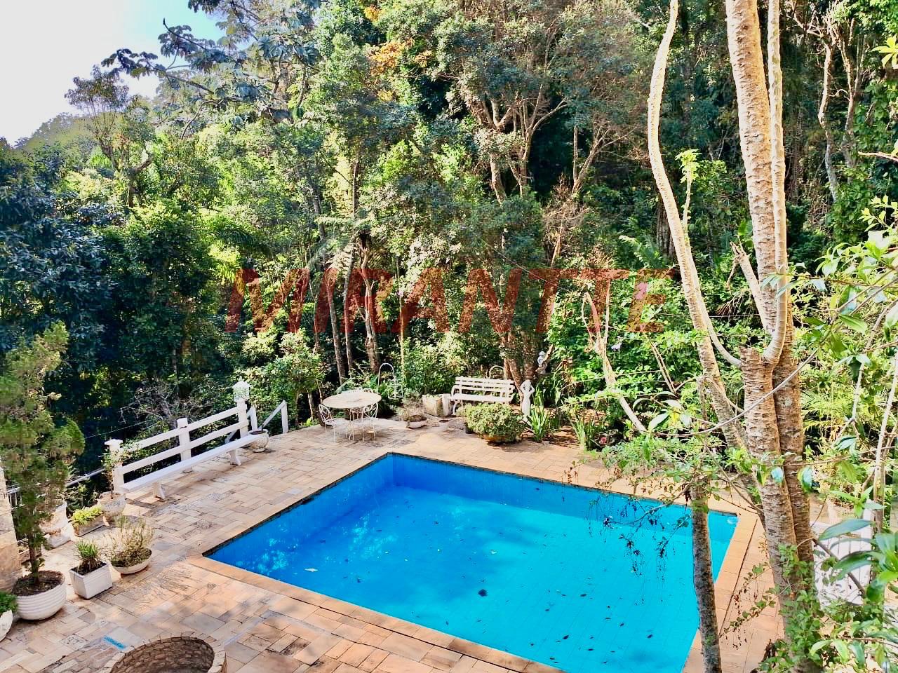 Cond. fechado de 393m² com 4 quartos em Serra da Cantareira
