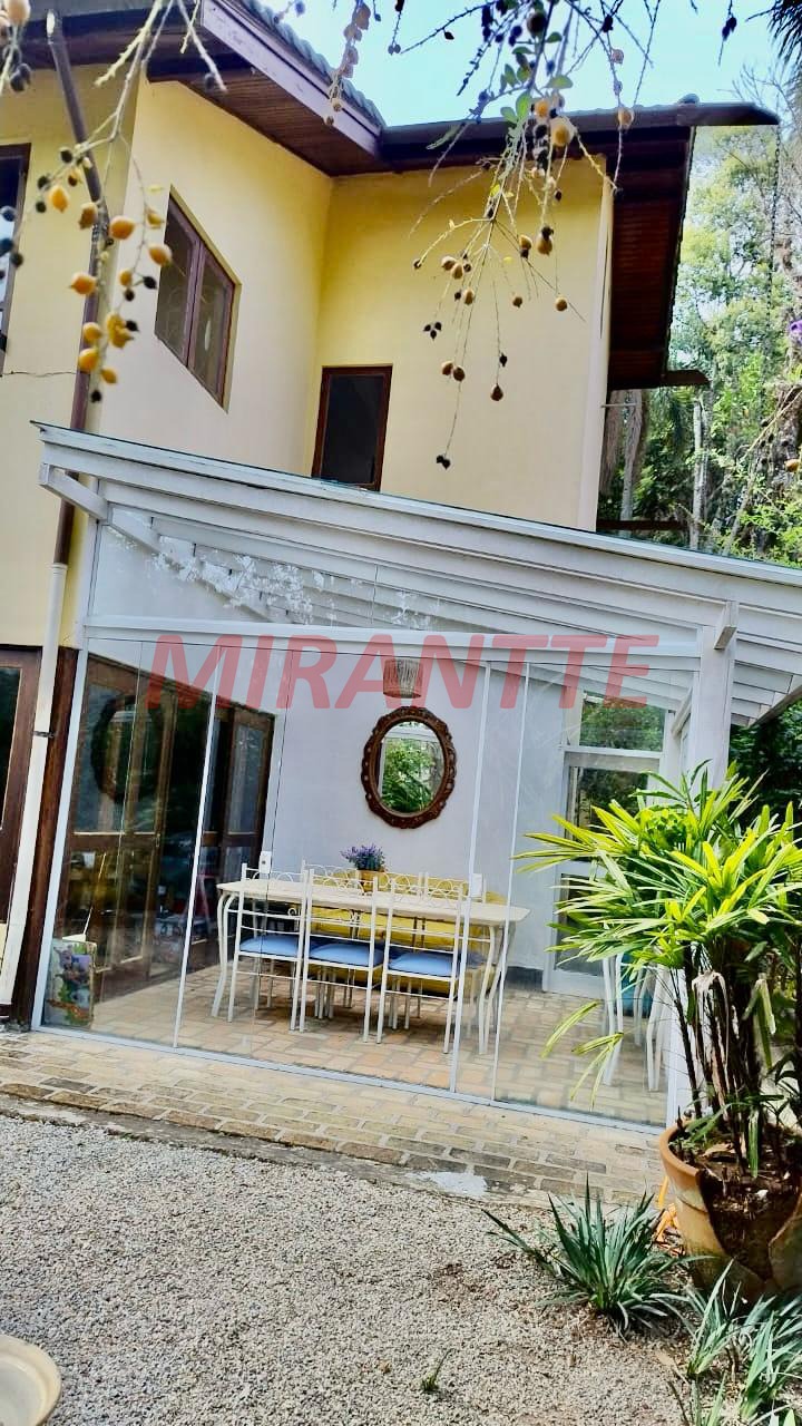 Cond. fechado de 393m² com 4 quartos em Serra da Cantareira