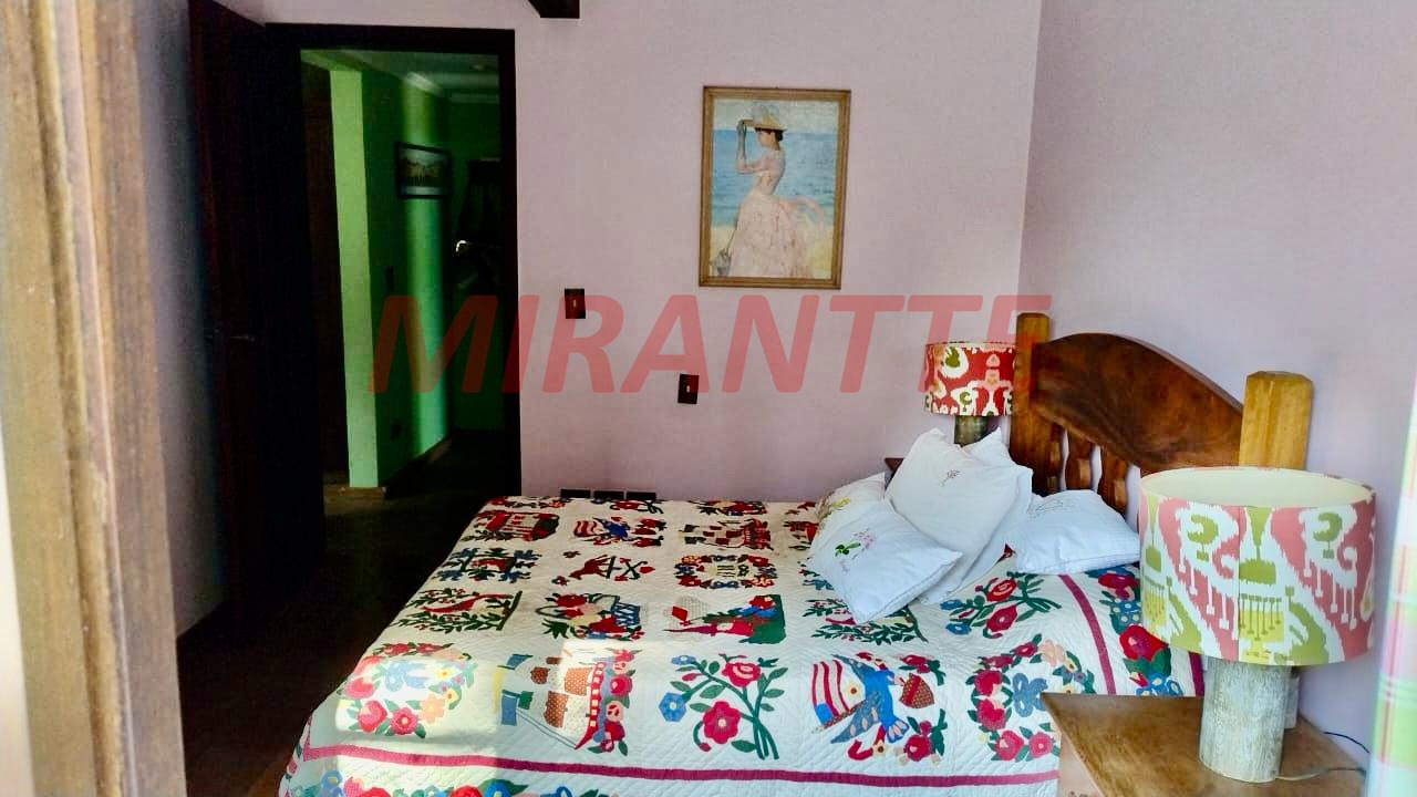 Cond. fechado de 393m² com 4 quartos em Serra da Cantareira