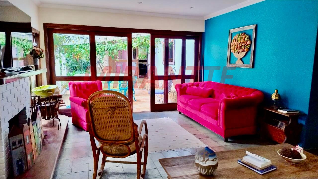 Cond. fechado de 393m² com 4 quartos em Serra da Cantareira