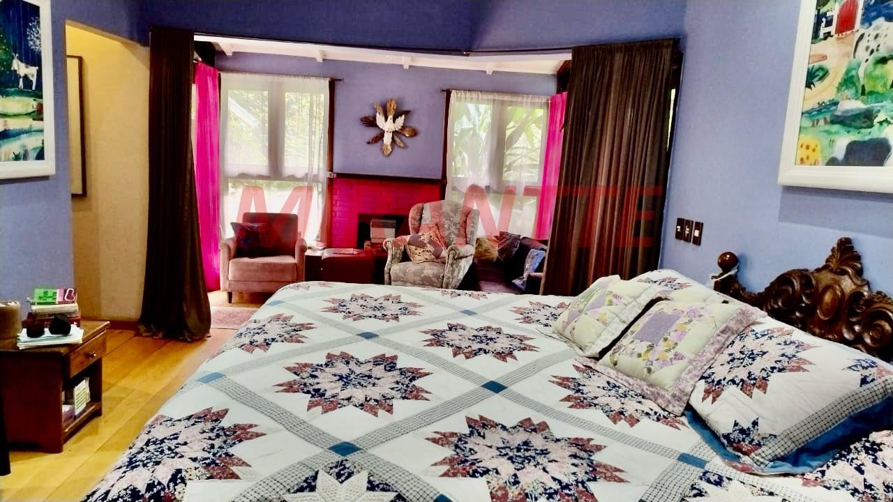 Cond. fechado de 393m² com 4 quartos em Serra da Cantareira