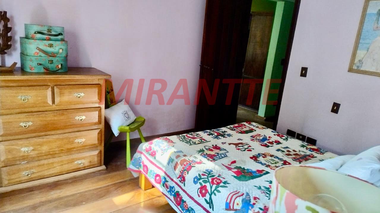 Cond. fechado de 393m² com 4 quartos em Serra da Cantareira