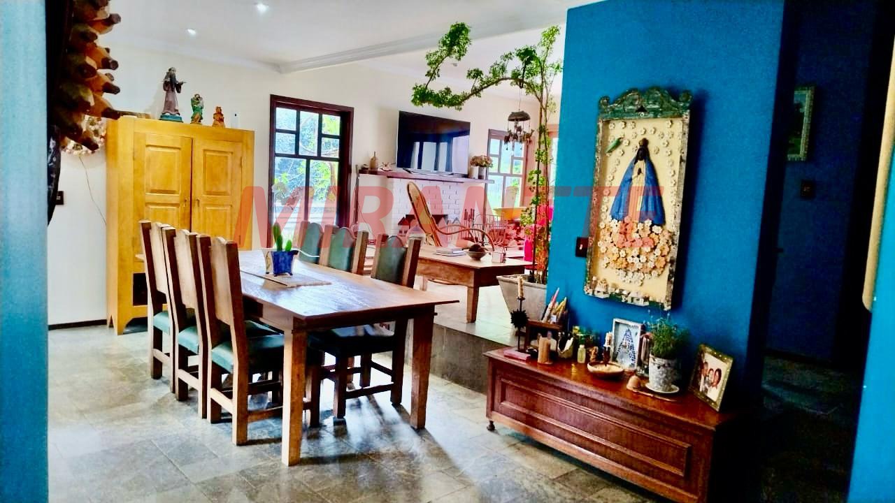 Cond. fechado de 393m² com 4 quartos em Serra da Cantareira