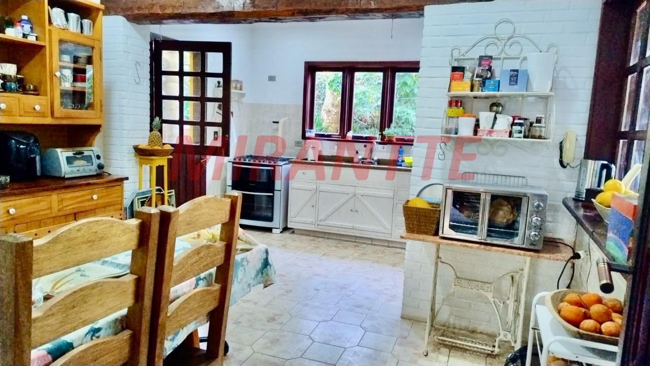 Cond. fechado de 393m² com 4 quartos em Serra da Cantareira