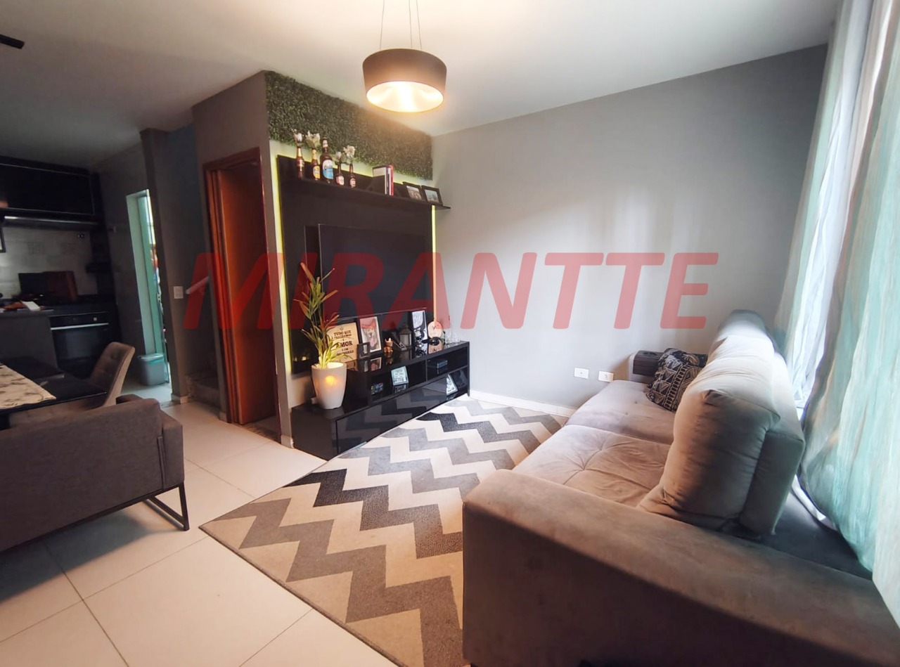 Cond. fechado de 63m² com 2 quartos em Água Fria