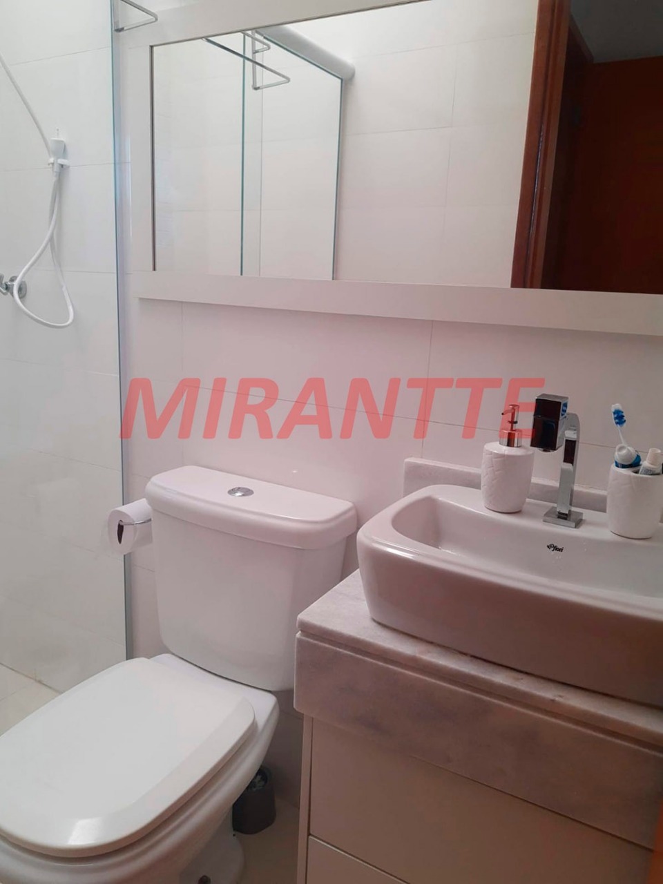 Cond. fechado de 63m² com 2 quartos em Água Fria