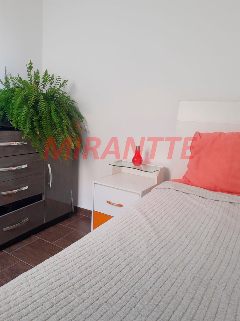 Cond. fechado de 63m² com 2 quartos em Água Fria