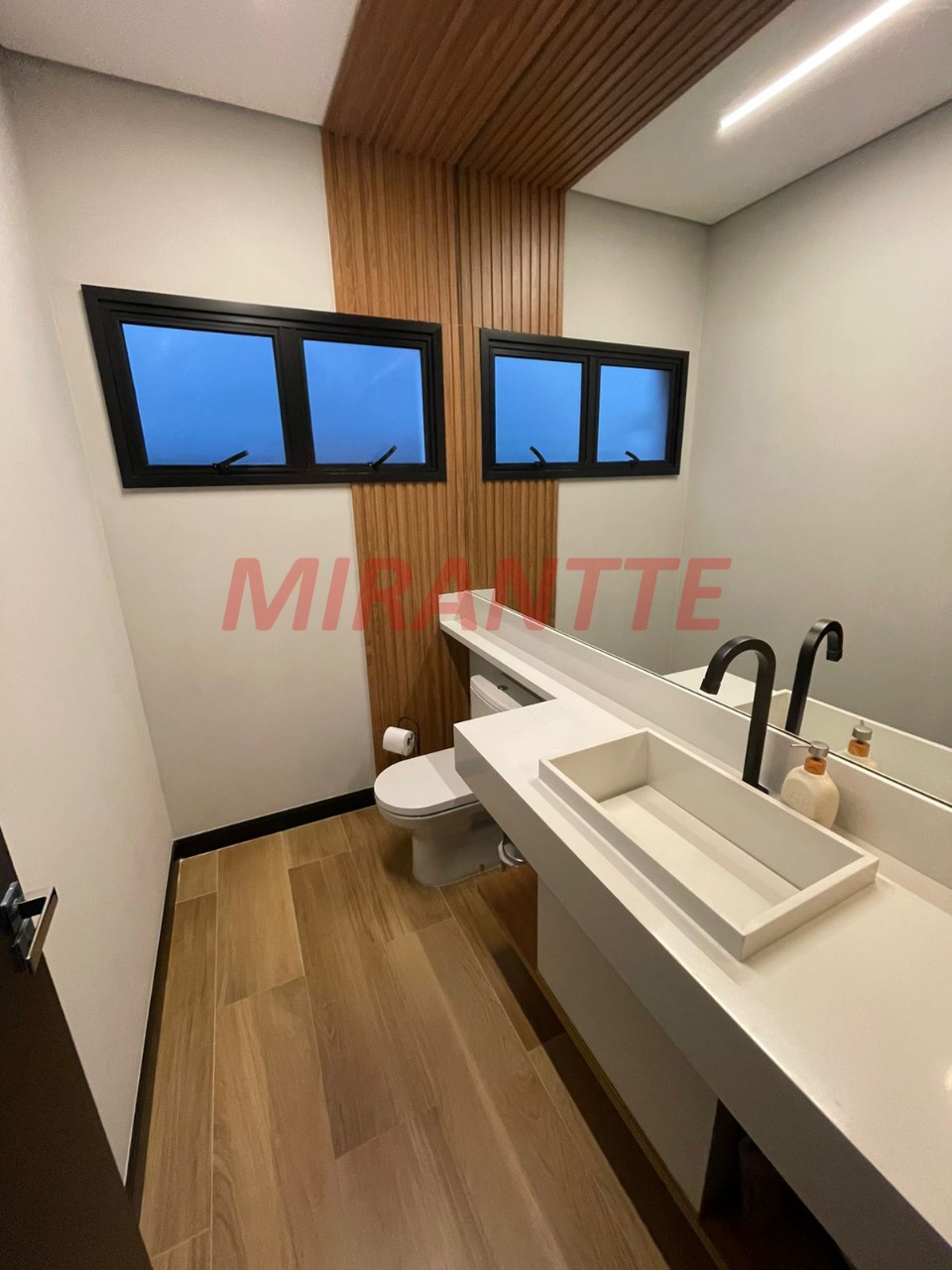 Casa terrea de 324m² com 3 quartos em Residencial Real Park