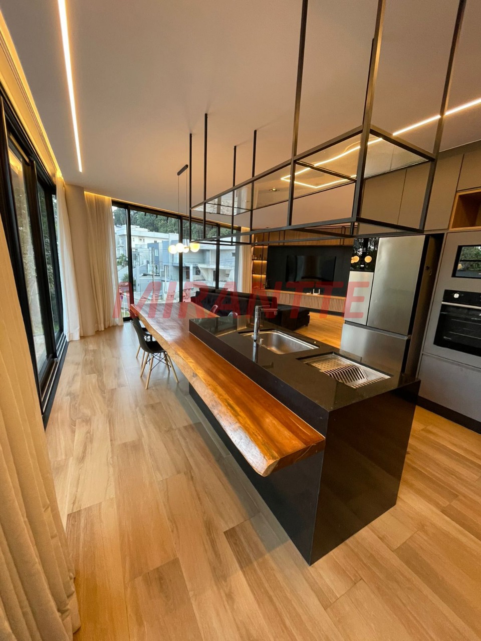 Casa terrea de 324m² com 3 quartos em Residencial Real Park