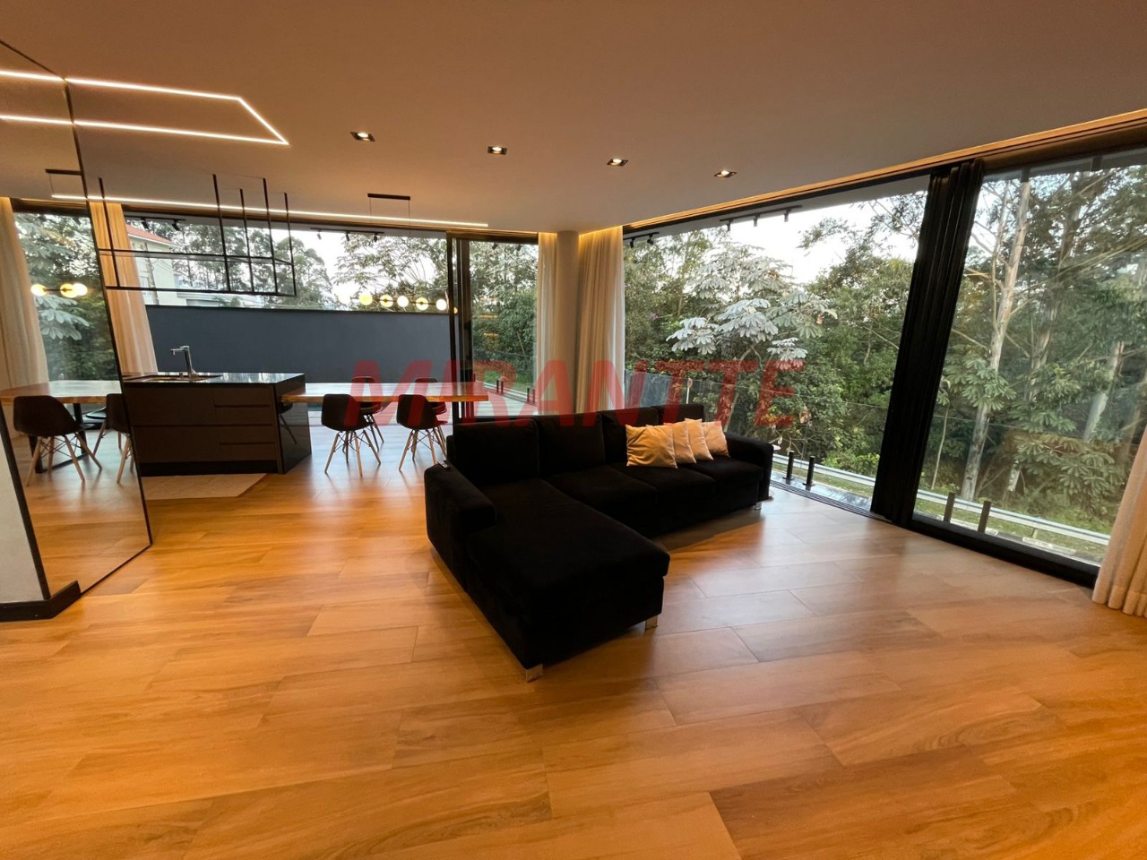 Casa terrea de 324m² com 3 quartos em Residencial Real Park