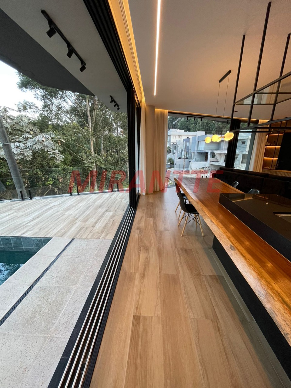 Casa terrea de 324m² com 3 quartos em Residencial Real Park