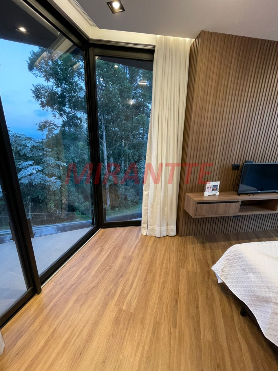 Casa terrea de 324m² com 3 quartos em Residencial Real Park