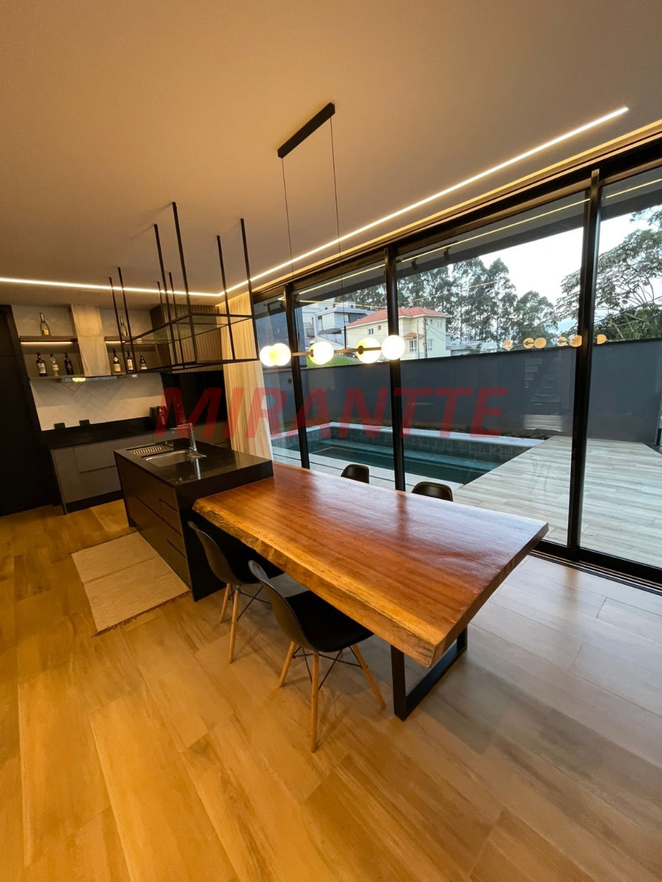 Casa terrea de 324m² com 3 quartos em Residencial Real Park