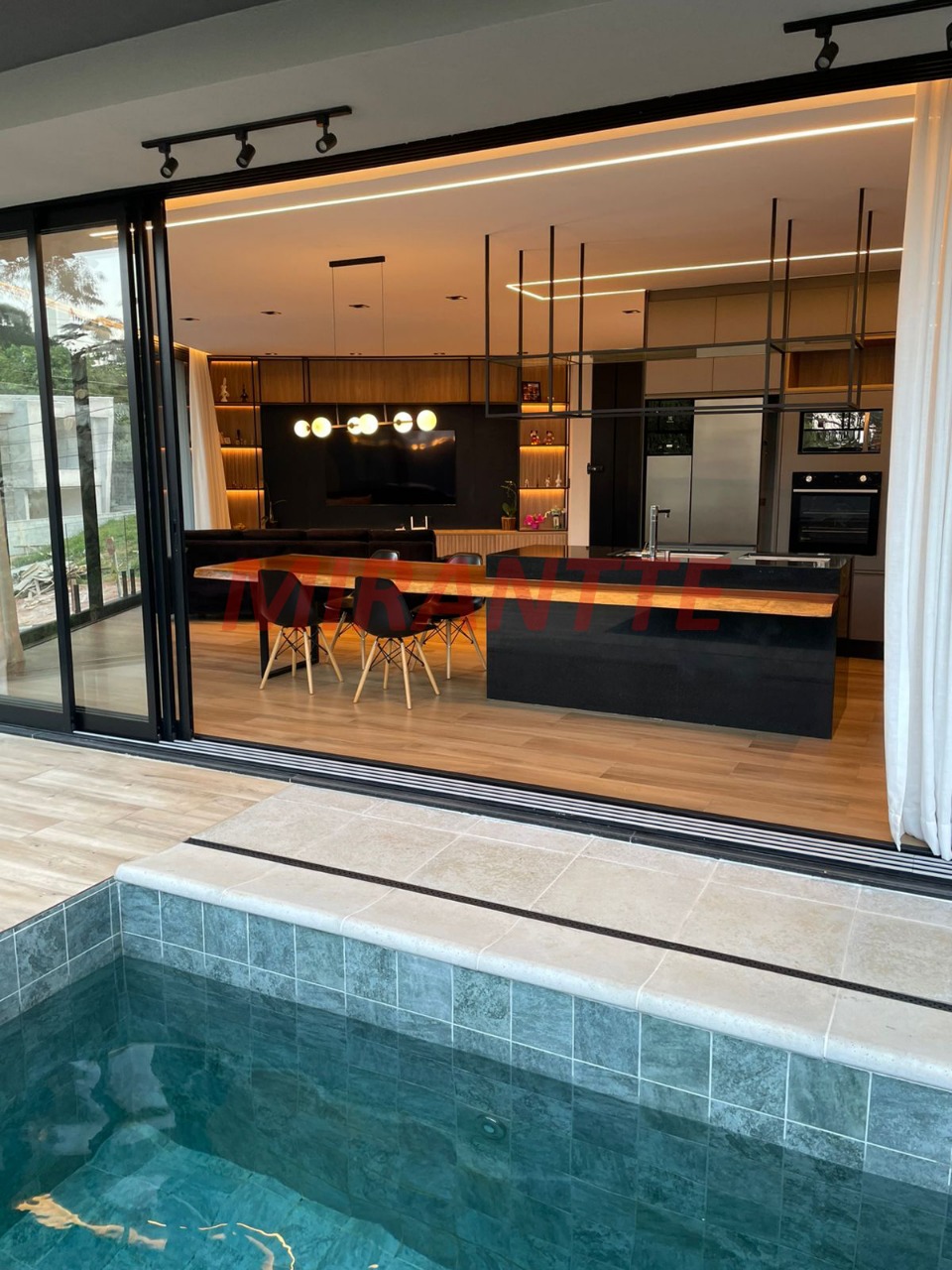 Casa terrea de 324m² com 3 quartos em Residencial Real Park