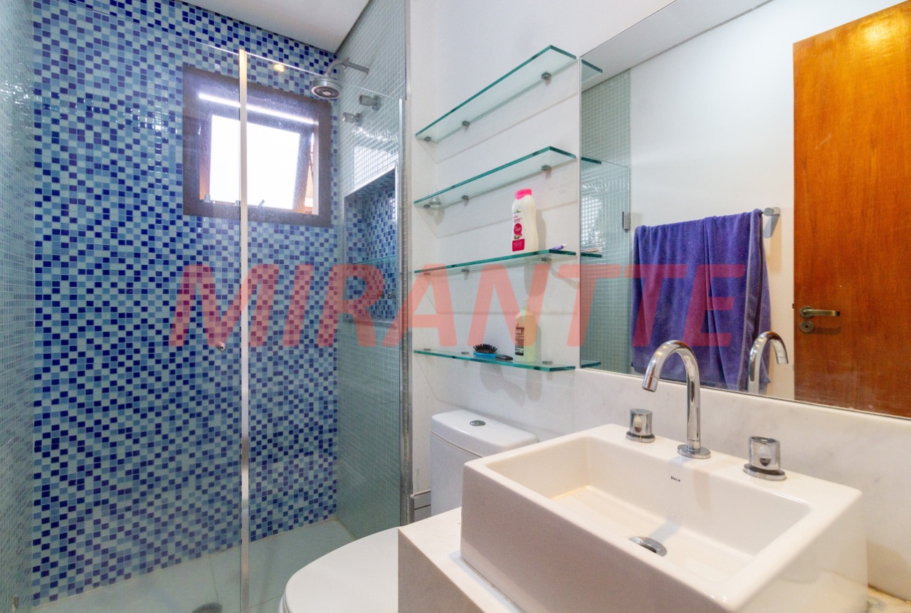 Cond. fechado de 450m² com 4 quartos em Tremembe