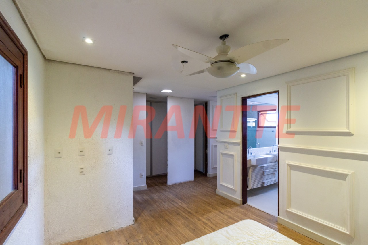 Cond. fechado de 450m² com 4 quartos em Tremembe